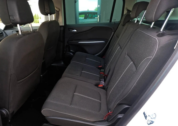 Opel Zafira cena 53900 przebieg: 199999, rok produkcji 2017 z Gniezno małe 301